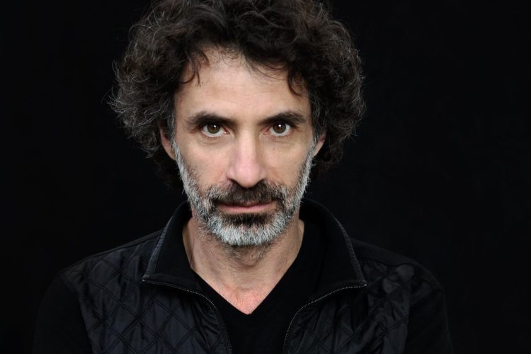 Rabih_Mroue_photo_by_Dorothea_Tuch - Copia